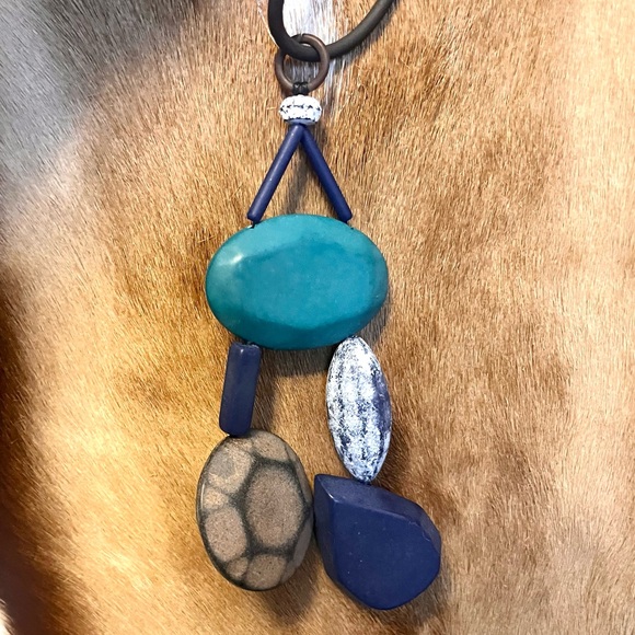 🏷️ 🎉 totw • long leather necklace with large turquoise navy cream stones - Picture 5 of 15